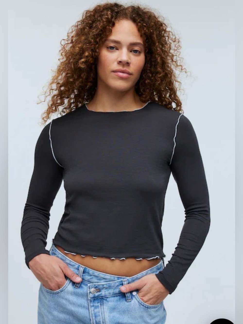 Madewell Contrast-Stitched Crewneck Crop Tee. Black Coal
